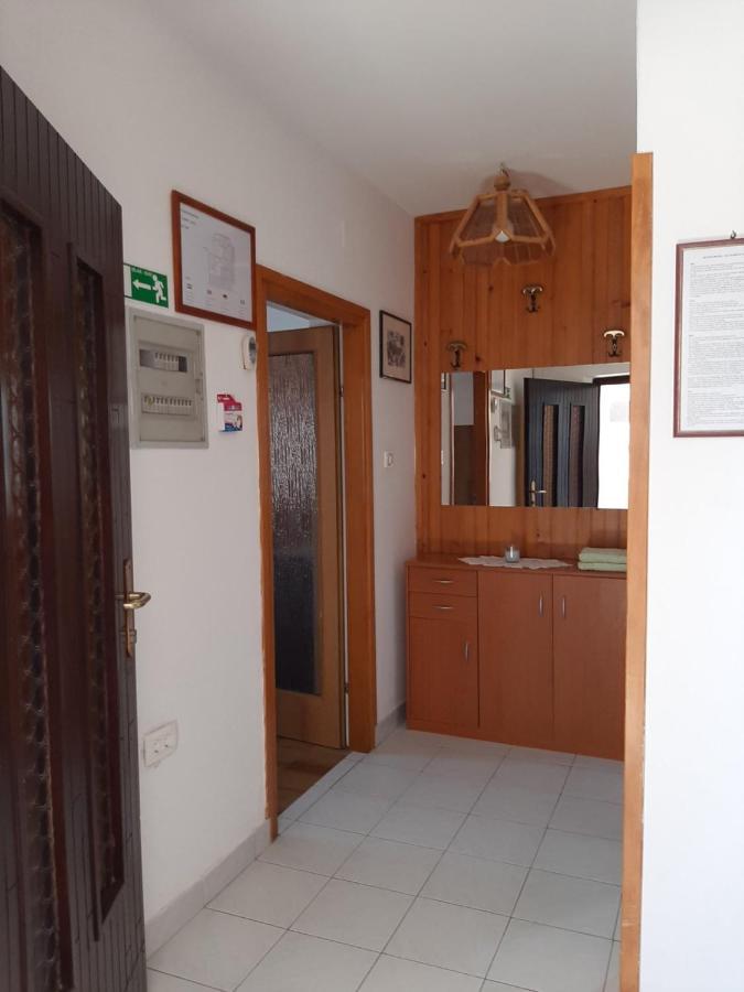 Apartments Grozdana ツリクヴェニツァ エクステリア 写真