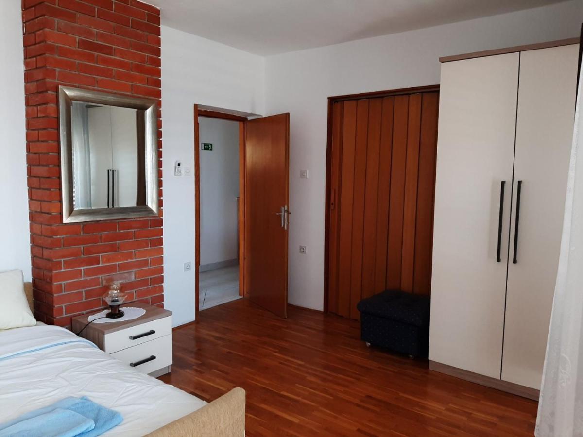 Apartments Grozdana ツリクヴェニツァ エクステリア 写真