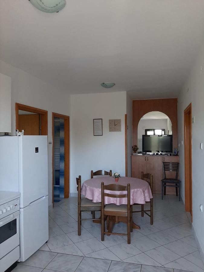 Apartments Grozdana ツリクヴェニツァ エクステリア 写真