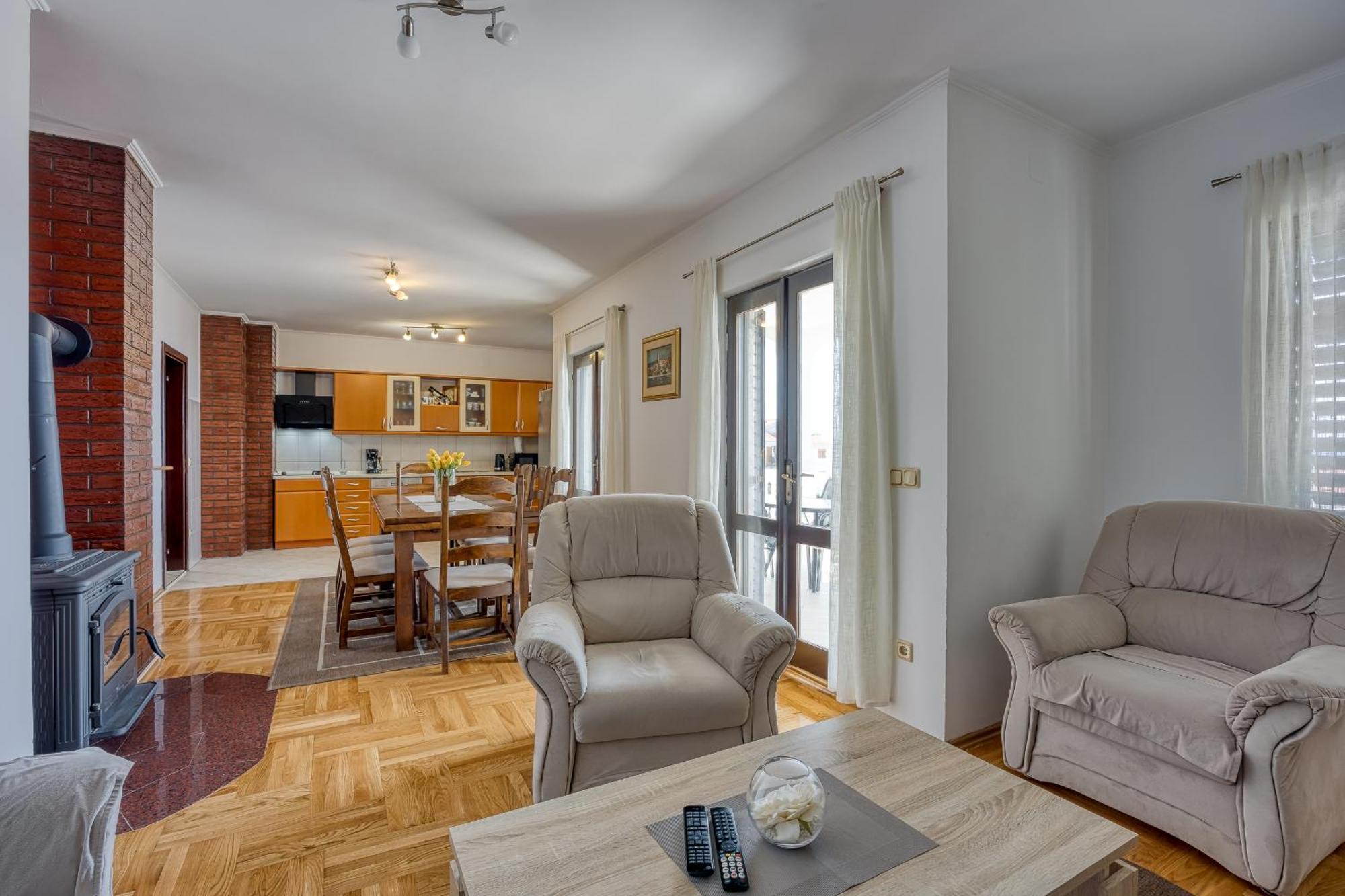 Apartments Grozdana ツリクヴェニツァ エクステリア 写真